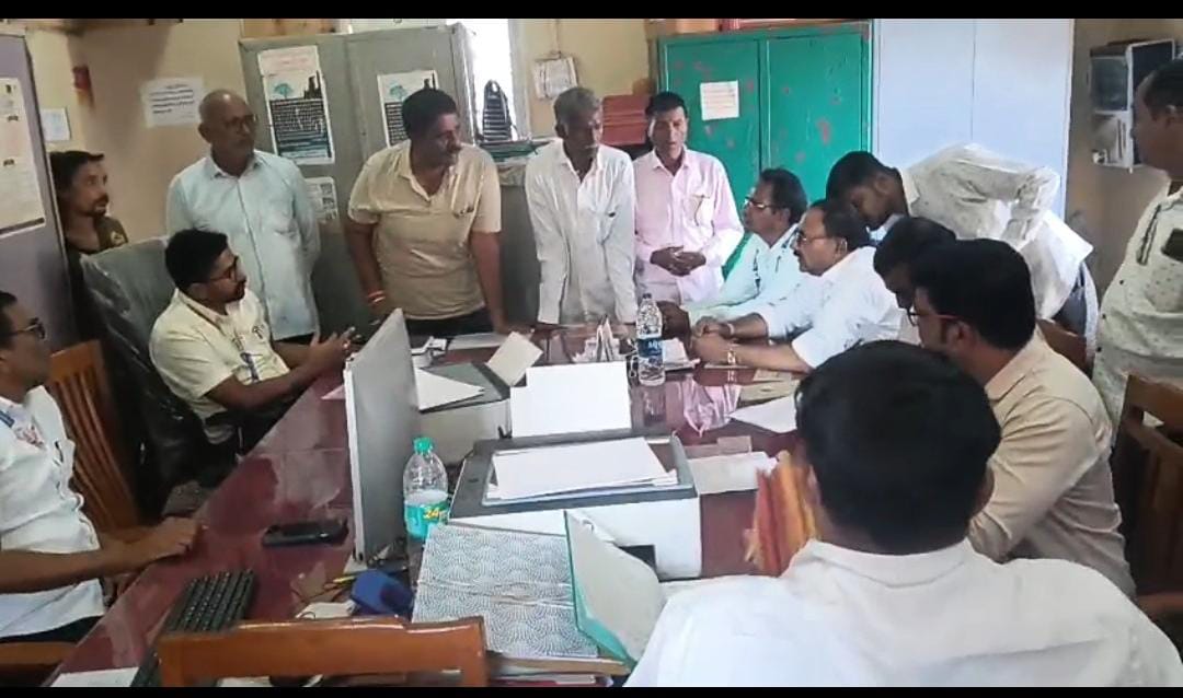 Shirdhon Gram Panchayat corruption investigation underway  Gram Sevak Shevre on the run